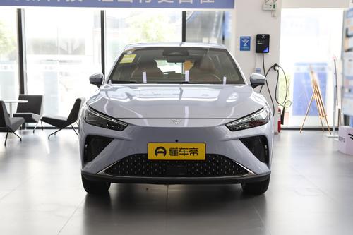 哪吒L：增程式定位提供车载冰箱，6月销量5283台实力如何？