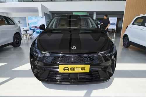 定位中大型轿车，续航足，空间大，零跑C01值得入手吗？