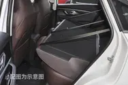 后排座椅整排放倒