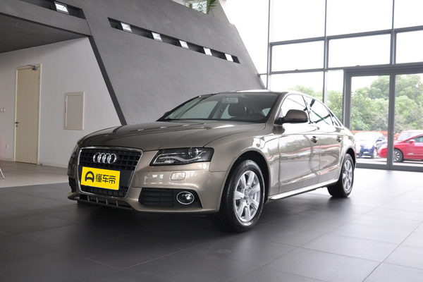 奥迪A4L 2011款 2.0 TFSI 标准型燃料形式_发动机图