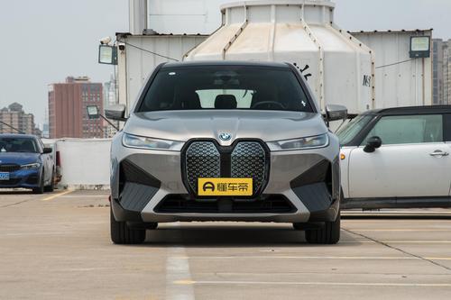 解读宝马iX 2023款 xDrive40：售74.69万，配空气悬挂，值得入手吗