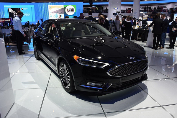 Fusion 2016款 基本型 后轮距(mm)_车身图