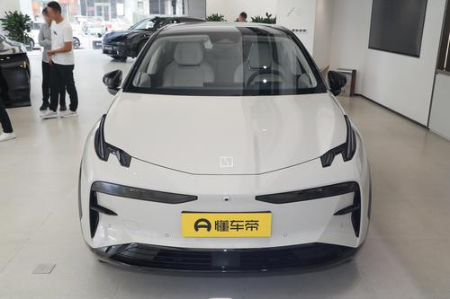 指导价16.5万起，配8155芯片，续航560km，体验极氪X