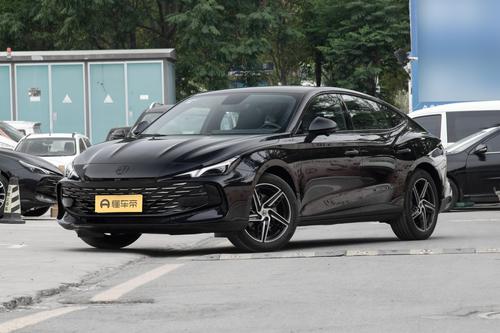 掀背轿跑看这台，轴距2778mm，配无框门，油耗5.6L，解读名爵MG7