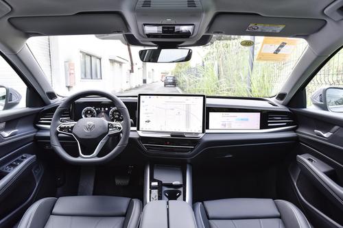 帕萨特PRO来了，380TSI限时15.99万起，外观内饰大改，带劲吗？