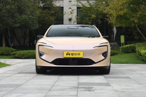 解读阿维塔12增程版，综合续航1155km，6.7秒破百，还配激光雷达