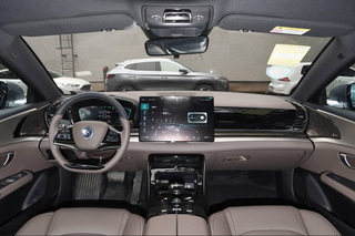 20万左右的购车预算？导购解析：比亚迪汉 VS 丰田凯美瑞图3