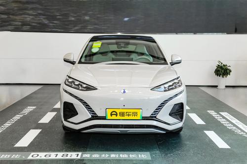 实测腾势N7，6.8秒破百，纯电续航702KM，售价30.18万