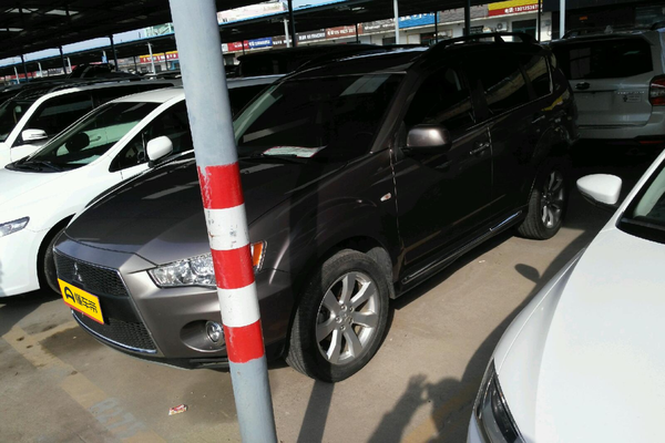 欧蓝德(进口) 2012款 劲界 3.0 豪华导航版厂商_基本信息图