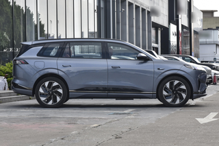 解读东风奕派eπ008，定位中大型SUV，轴距3025mm，值得入手吗？图2