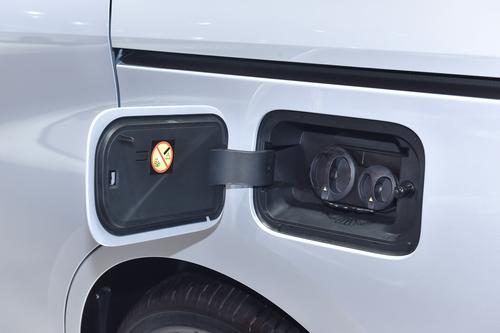 大三排MPV新选择，2.0L插混+场景大师，续航1200km，家用合适！