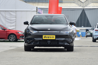 零跑C01 525舒享版 轴距2930mm 纯电续航525KM 售价14.98万图1