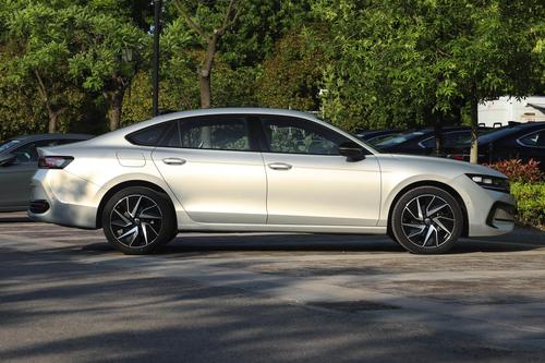 9月卖17608台，大疆智驾+8155芯片，降到11.49万起，迈腾够诚意？