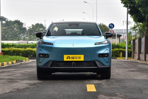 深蓝S05：11.99万起售，轴距2880mm，城市新贵的智能出行伙伴！