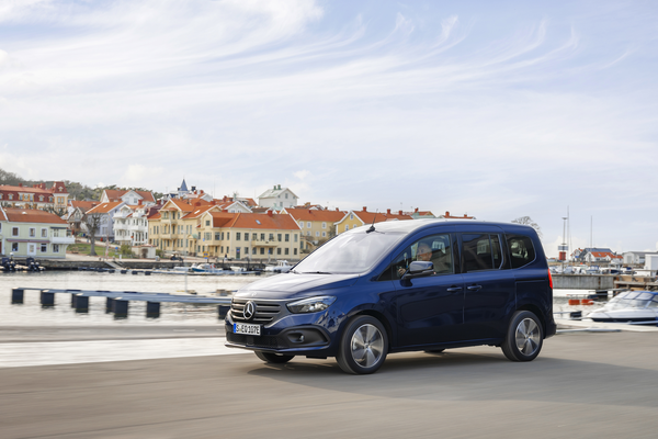 奔驰EQT 2024款 EQT 200厂商_基本信息图