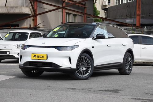 14.88万起，配三块屏幕，轴距2930mm，解读中型SUV零跑C11