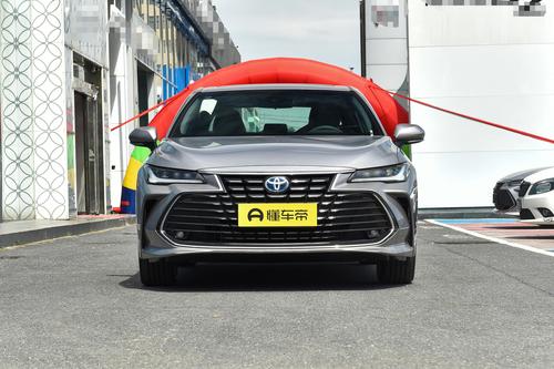 配2.5L油电混动，惠后18.48万，油耗低，空间大，亚洲龙适合家用