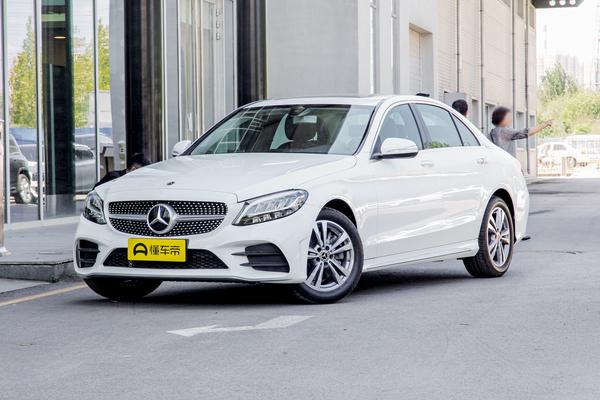 奔驰C级 2020款 改款 C 300 L方向盘材质_内部配置图