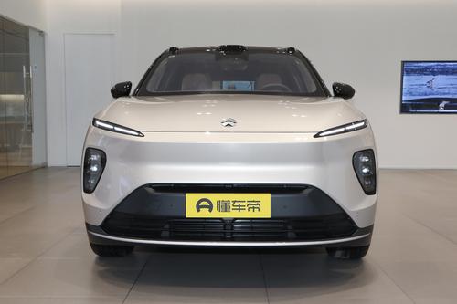 蔚来ES8：配OLED中控屏+高通8295芯片，6座布局家用表现如何？