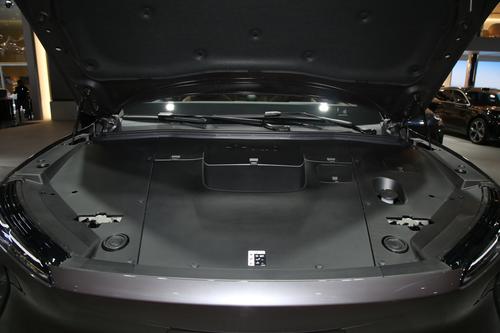 挑战宝马X3，4.5s破百+8295芯片，轴距超2米9，这款SUV你看行不行