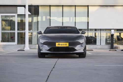 阿维塔12：续航1155km，馈电油耗仅5.8L，值得购买吗？