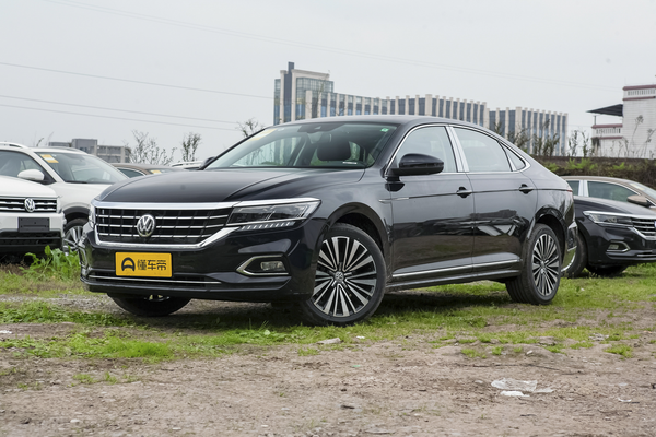 帕萨特 2020款 330TSI 尊贵版 国VNEDC综合油耗(L/100km)_基本信息图