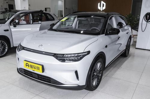 续航580km，配三块大屏+7.9秒破百，它就是零跑C11