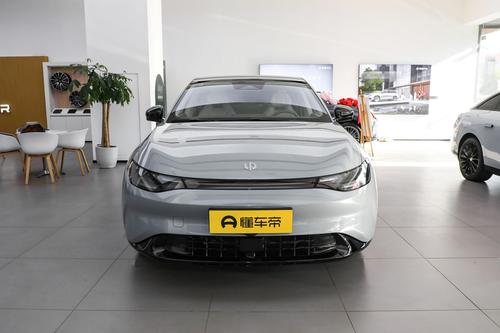 C级车也有性价比？这车大过启源A07，标配3块屏幕，仅售13.68万起