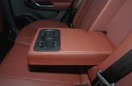 后排中央扶手