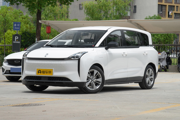 奔腾NAT 2022款 舒享出行 出租版厂商_基本信息图