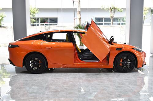 广汽用心了，这款性能车外观拉风，破百4.9s+340匹马力，昊铂GT