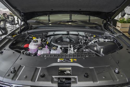 进口SUV，2.0T+双电机，空间大，大切诺基4xe适合入手吗？