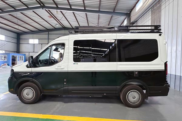 辉煌系列 2024款 福特T8 3座版厂商_基本信息图