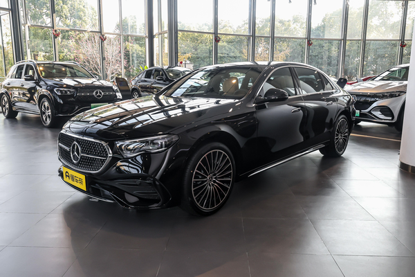 奔驰E级 2025款 E 300 L  尊贵型 运动轿车液晶仪表样式_内部配置图