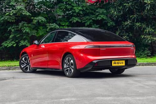 续航650km+快充0.43小时，带软硬可变悬挂，这C级轿跑不到15万