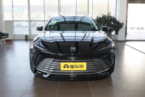 20万内的高性价比中型车，配2.0T+9AT动力，车长近5米，实拍君越