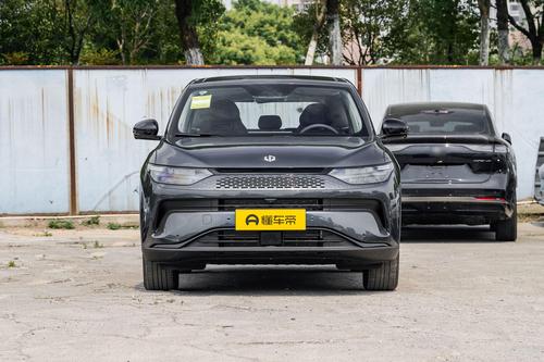 零跑C11：14.88万起，颜值高，配置丰富，适合家用