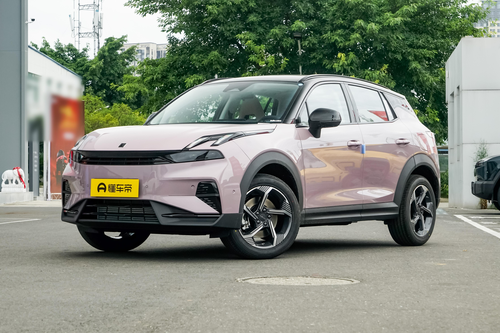 1.5T+7DCT动力组合，预算10多万的可以看看这款小型SUV