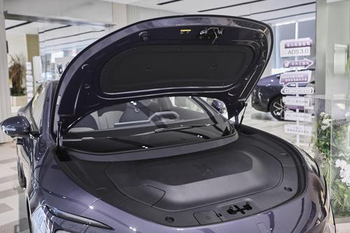 3颗激光雷达+鸿蒙座舱，长安+华为+宁德时代联合打造，阿维塔12香