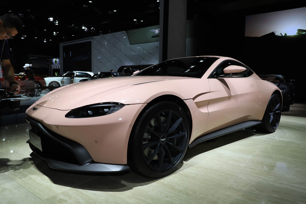 Vantage 2019款 4.0T V8 珊瑚橘长x宽x高(mm)_基本信息图