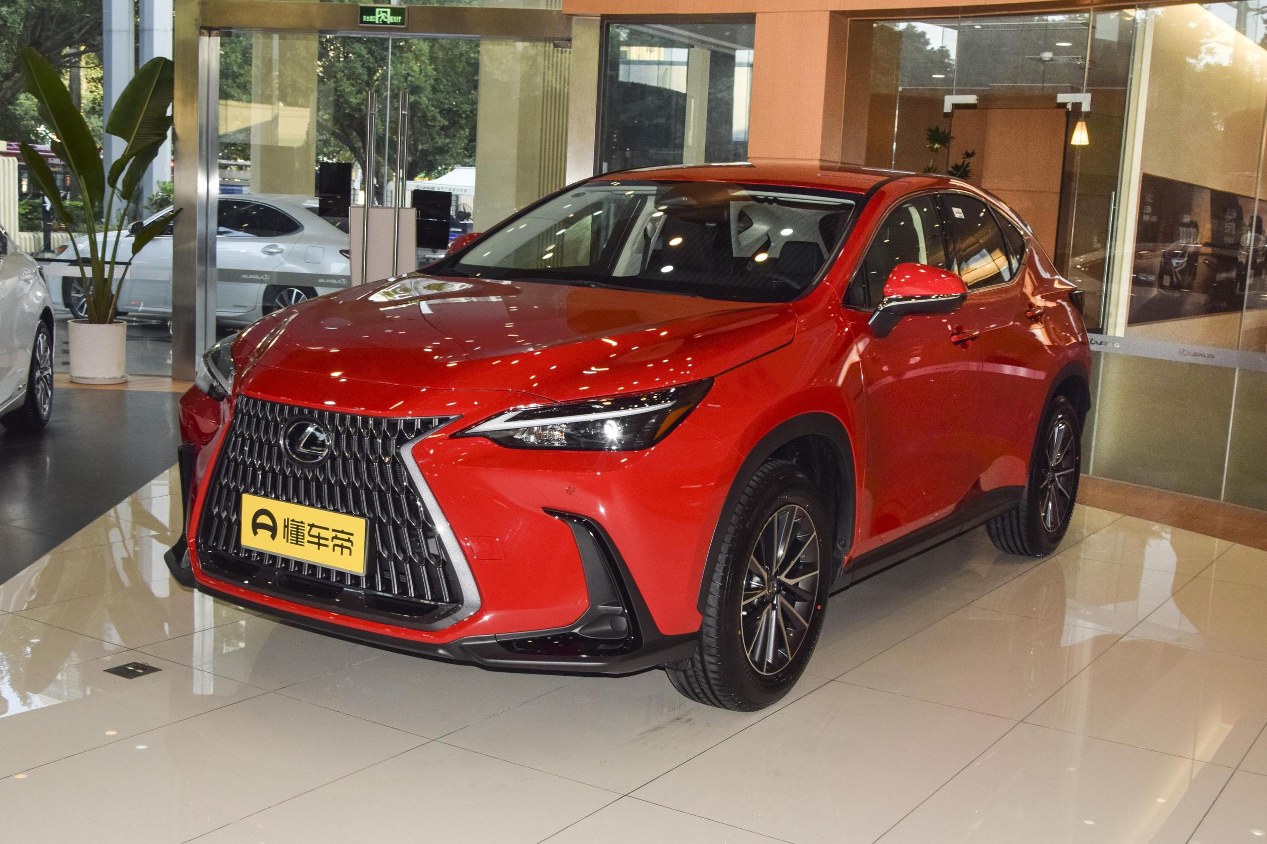 nx外观图片_1/2643张图片_雷克萨斯nx烈焰红色/整车外观图片_懂车帝