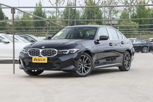 宝马3系325i 对比 奥迪A4L 40TFSI