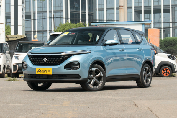 宝骏RM-5 2019款 1.5T CVT 24小时在线豪华型 7座方向盘材质_内部配置图