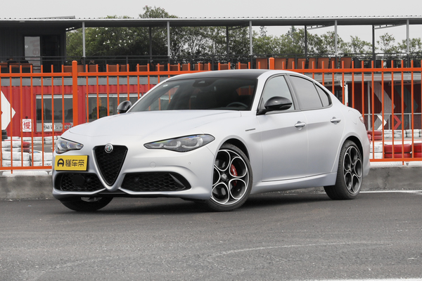 Giulia朱丽叶 2023款 2.0T 280HP Competizione 竞赛版厂商_基本信息图