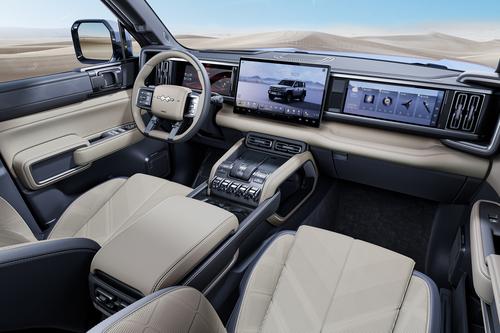 综合续航1200km+92粗粮，顶配30.28万，这硬派越野SUV适合家用