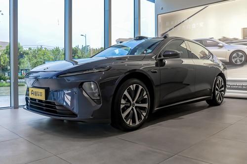 买豪华SUV可以看这款，配4D底盘+行政座舱，好开又舒适，蔚来ET7