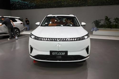 这中大型SUV，超5米车长+1300km续航，价格不贵，家用选TA准没错