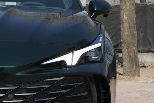 中型轿车MG7，起售价11.98万，价格油耗皮囊够帅，值得入手吗？