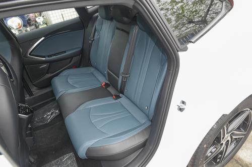 名爵MG7 2023款 1.5T 至美豪华版，搭载1.5T+7DCT，适合年轻人