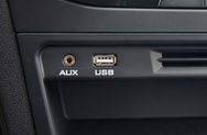 USB+AUX接口
